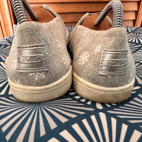Like new snowflake Toms - Picture 7 of 9